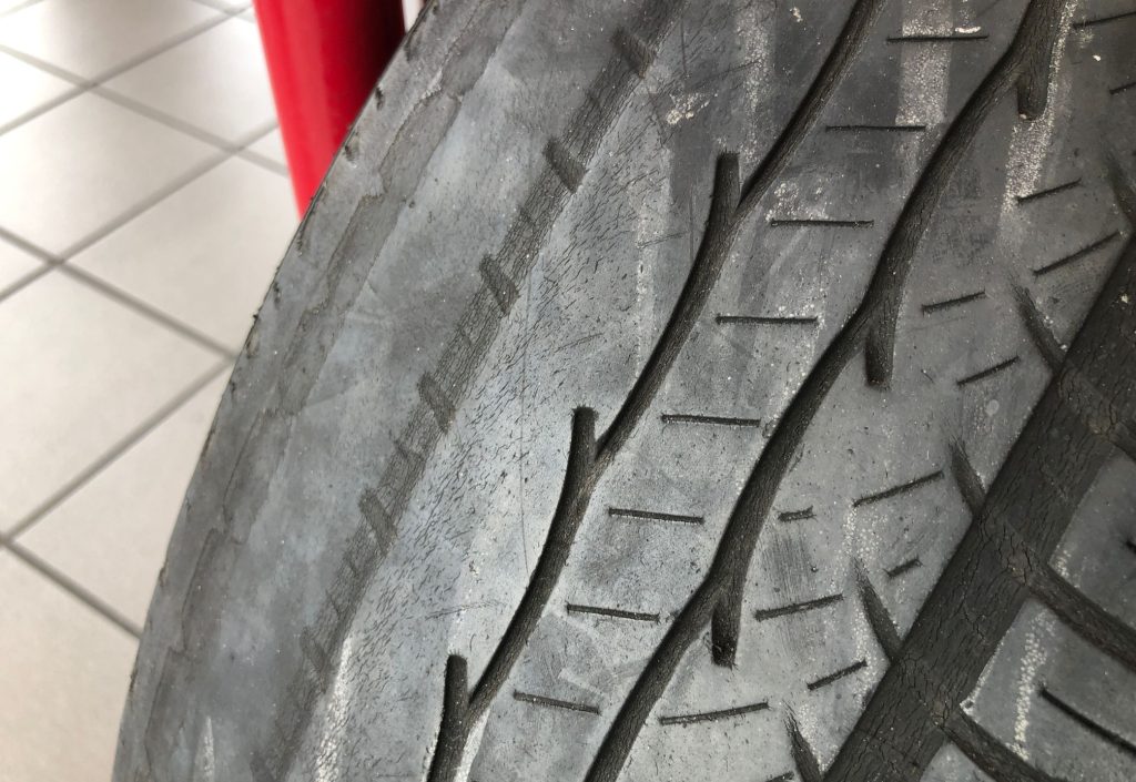 Llanta de coche desgastada